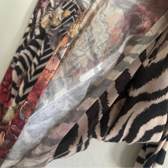 Chicos woman’s scoop neck sweater top size 2 LG floral zebra sophisticated mesh - Picture 6 of 11